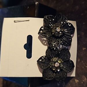 Black Metal Rhinestone Flower Pierced Earrings